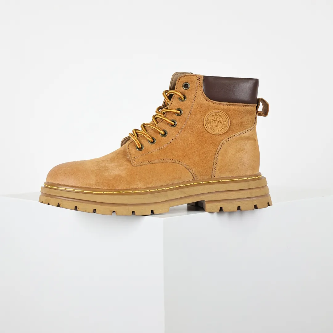 Copy price 💰620 Core recommendation Good price 🚀Timberland Timberland outdoor high-top casual rhubarb boots series #Guangdong Dachang quality Original box original packaging #25ss new style Fashion and trend matching The fabric is made of Italian 🇮🇹 top frosted fine-grained cowhide with anti-odor and anti-corrosion genuine leather latex insoles. The outsole and hardware are all made from OEM raw materials. They are the same as the original Goodyear never-opening process. Good products do not kill pigs. The quality of the first order is strictly controlled. Exclusively released on the entire network. The quality is beyond doubt. The whole set of official website unified packaging gives you a perfect wearing experience. The quality is exquisite and durable. A must-have for sportsmen. Specially designed to prevent handsomeness. High-quality and first-class foot feel. This winter, it is specially used for cold protection and outdoor use. Daily casual matching. Size: 39 40 41 42 43 44 (leather shoe size)